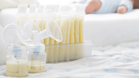 How To Thaw and Warm Up Breast Milk ( Plus 6 Practical Tips)
