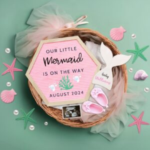 beach pregnancy announcement idea